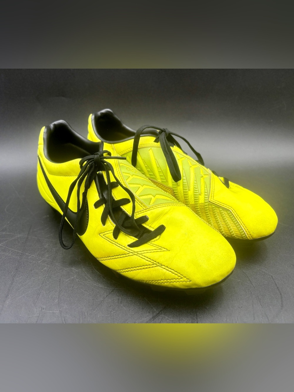 Vintage Nike Total 90 Shoot IV FG Soccer Cleats Volt Yellow Black US Men’s 7